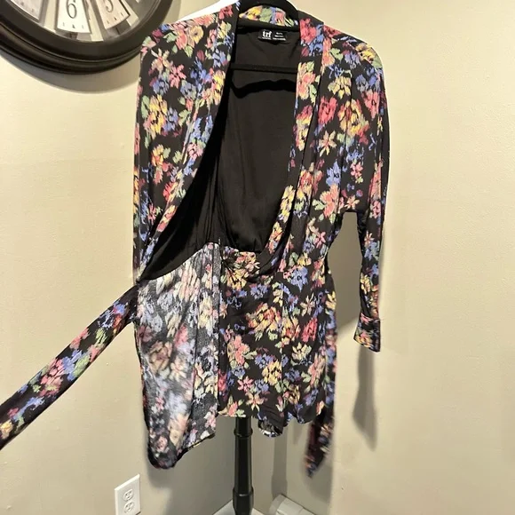 Zara TRF Collection Black Floral Collared V-neck Wrap Romper Size S - Picture 4 of 12